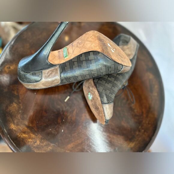 L.A.M.B heels size 9 - Picture 7 of 8